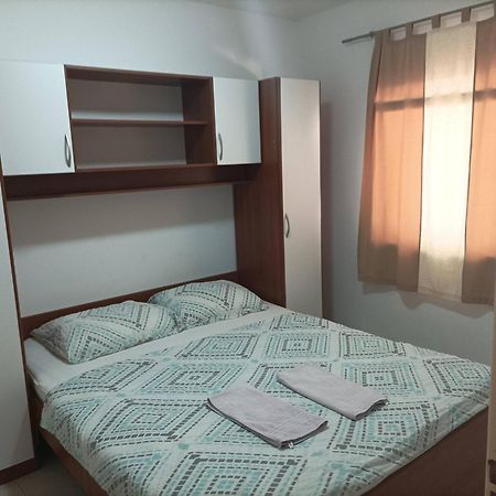 Apartments Vir Delfin ภายนอก รูปภาพ