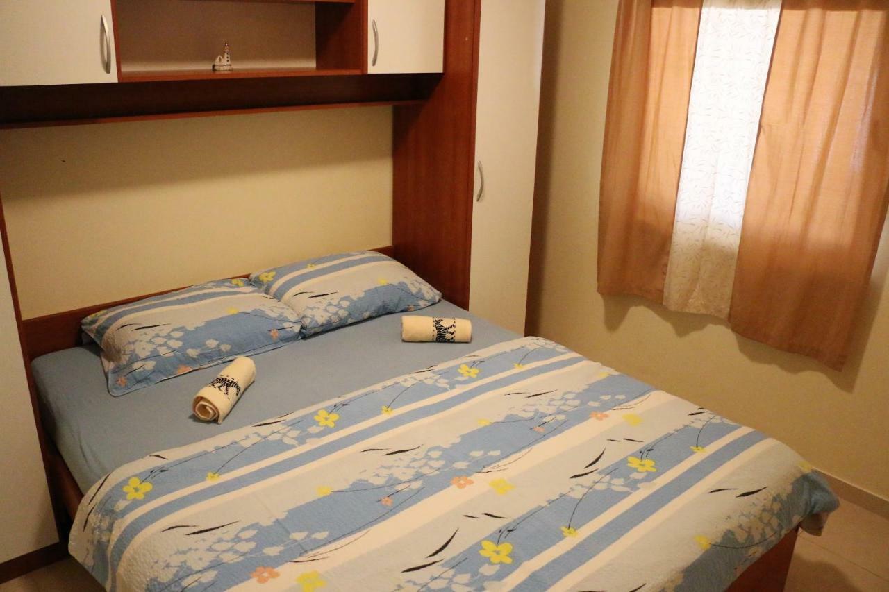 Apartments Vir Delfin ภายนอก รูปภาพ